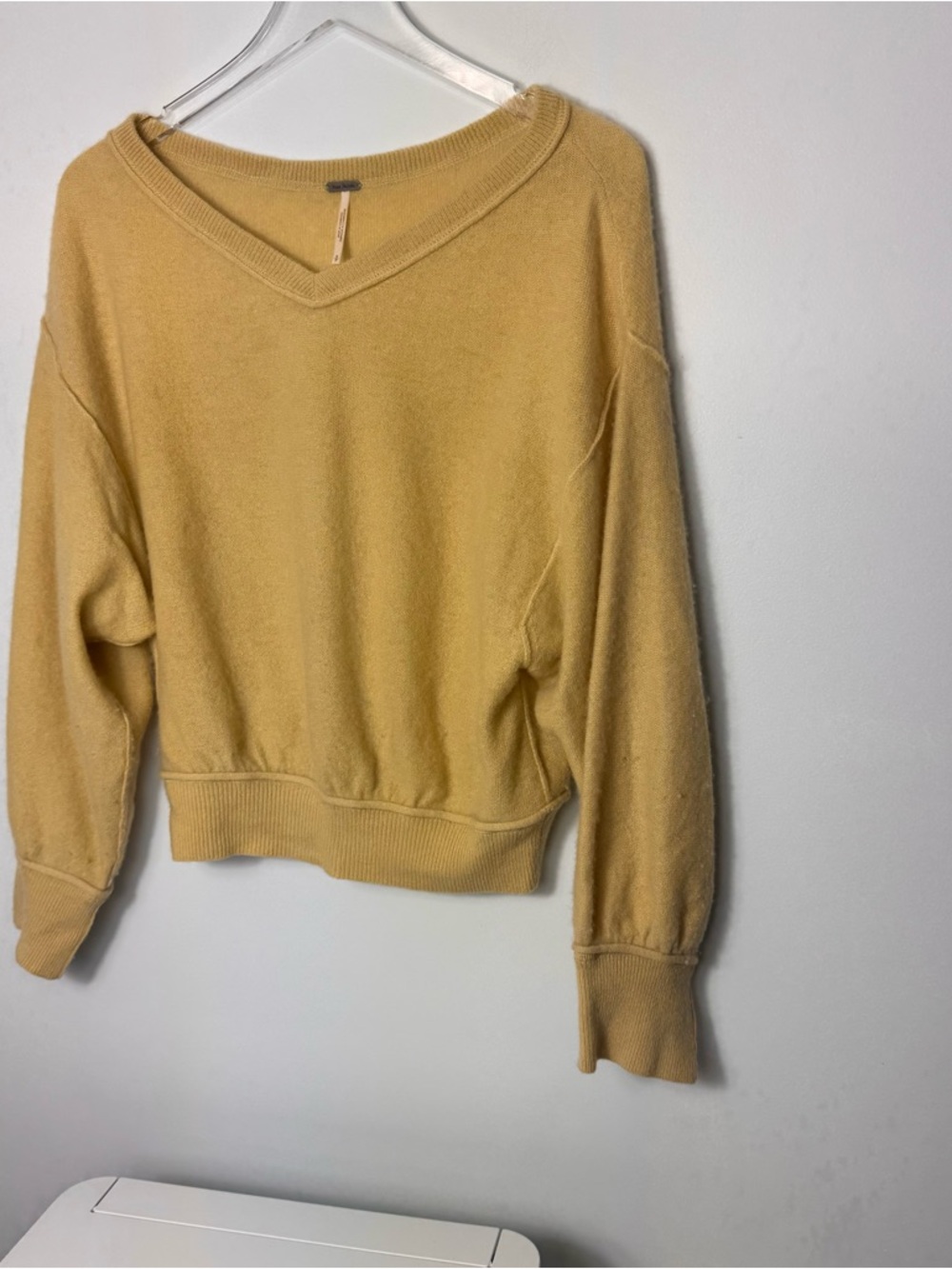 Free People V Neck Cashmere Sweater size small 2238